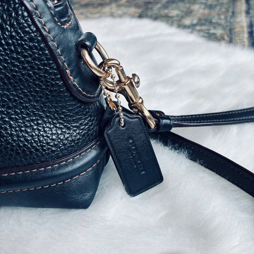 Coach Ivie F37863 Pebbled Leather Camera Crossbody Purse Black Gold Logo Bag